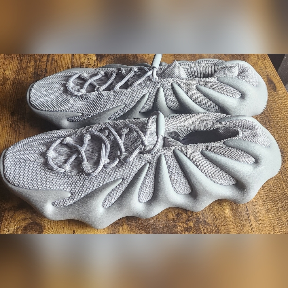 Adidas Yeezy 450 in Stone Grey